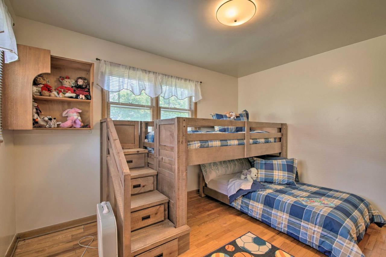 Bright Springfield Home Walk To Nature Center! Extérieur photo