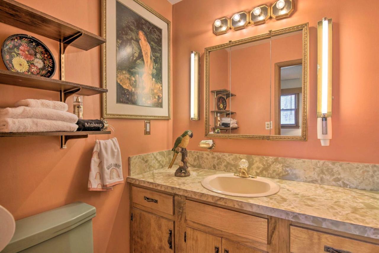Bright Springfield Home Walk To Nature Center! Extérieur photo
