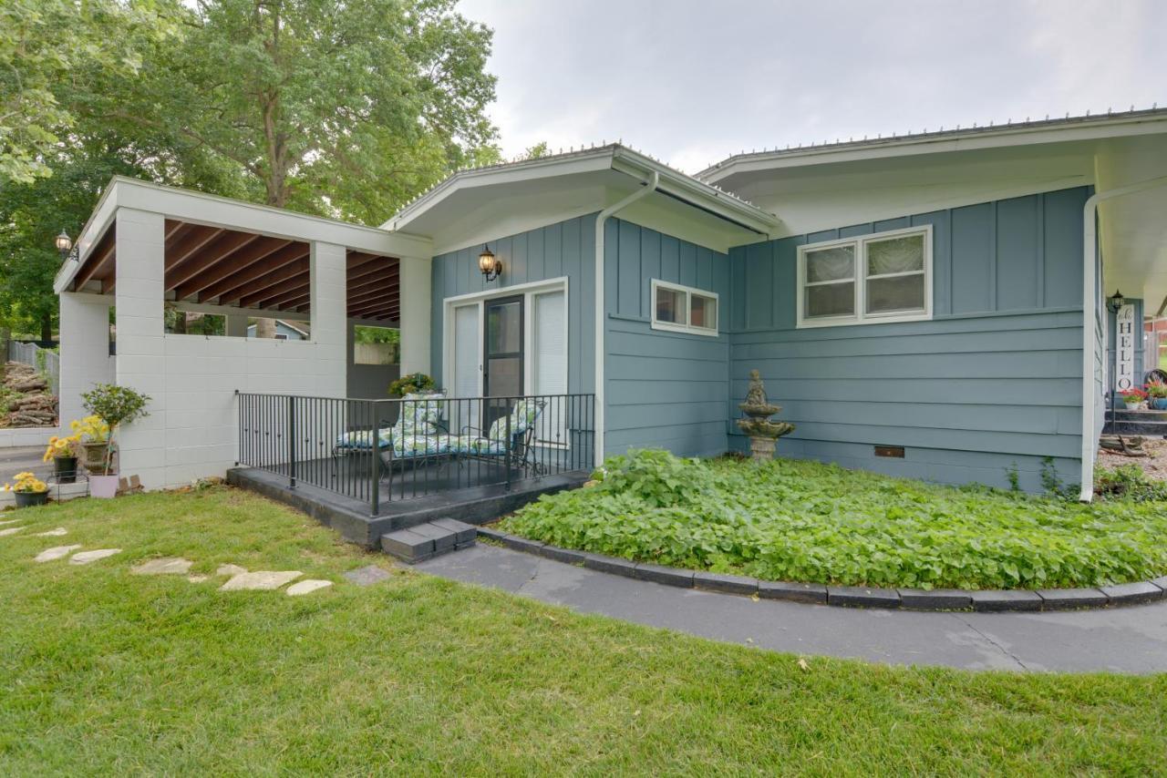 Bright Springfield Home Walk To Nature Center! Extérieur photo